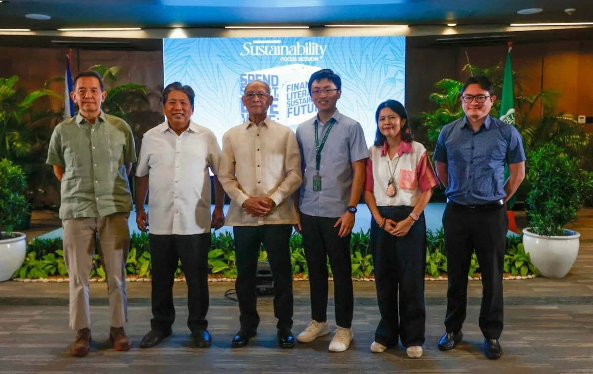 At the MB Sustainability Focus Session on Financial Literacy, with keynote speaker Ben Diokno of the Monetary Board.