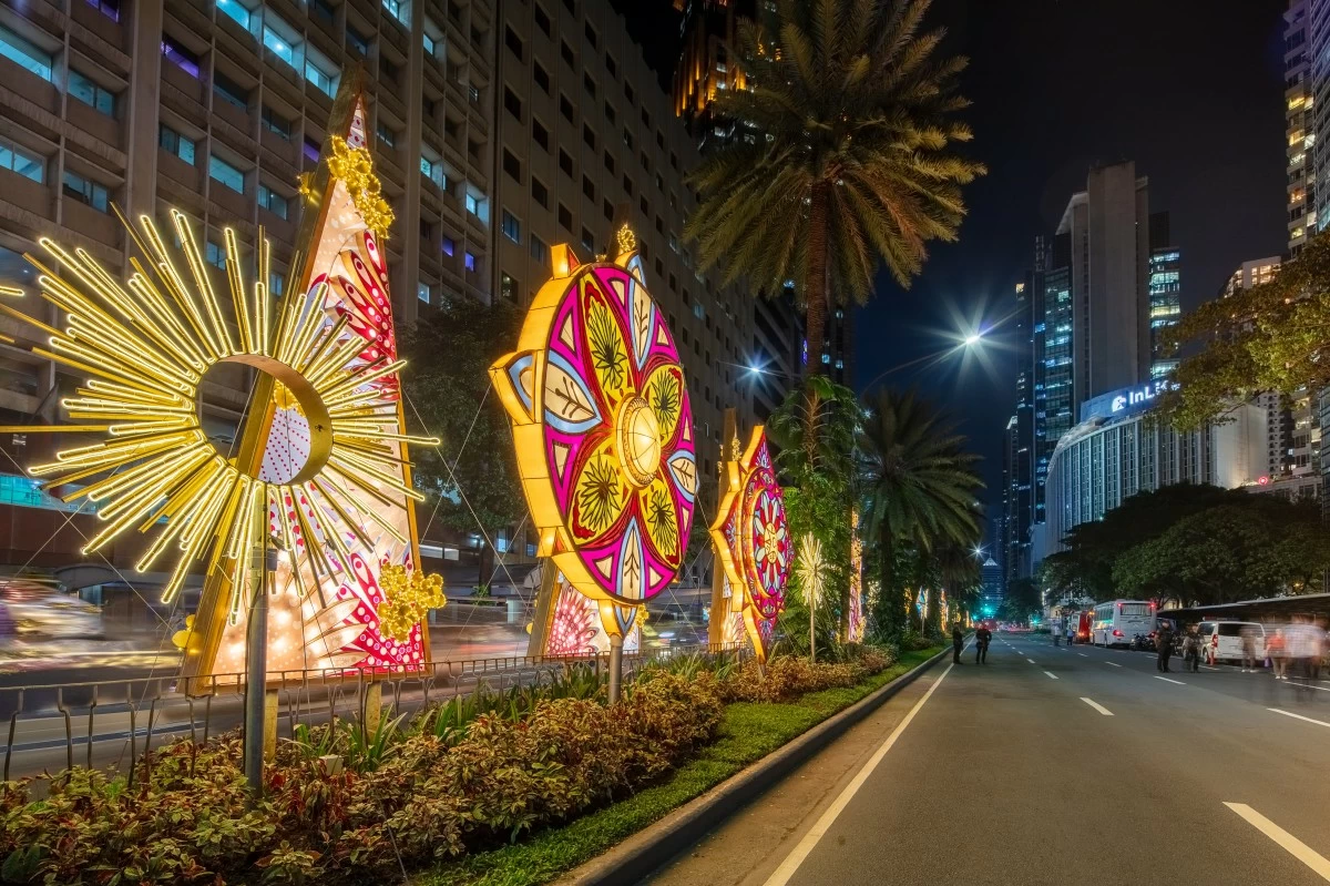 Ayala Avenue shines in Makati in Color celebration.