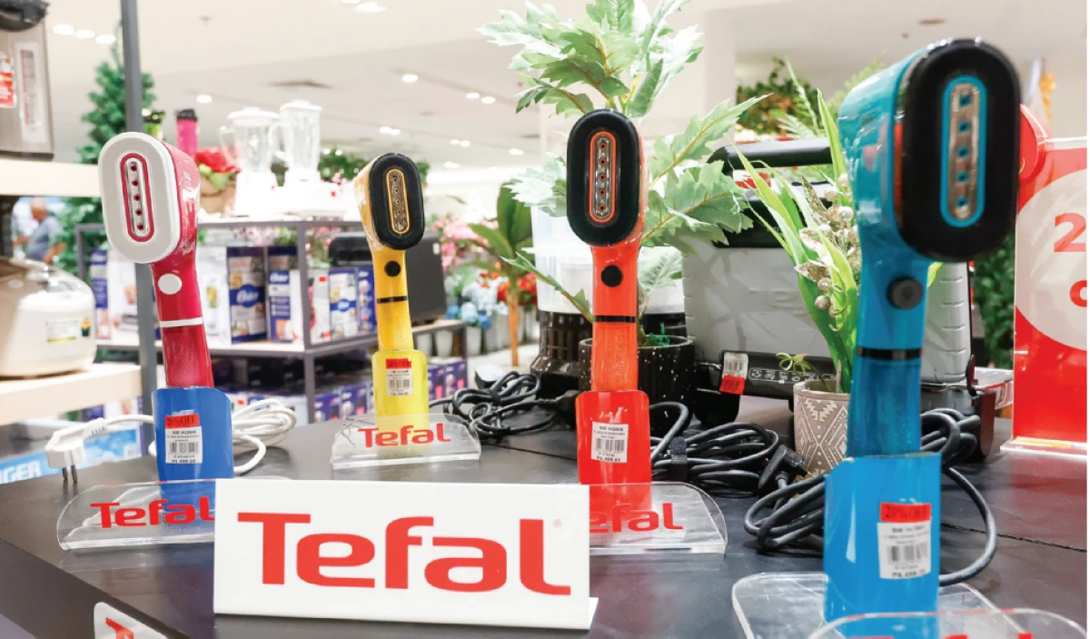 PERSONAL TOUCH The SM Store Personal Shopper service pairs you with a real person who shops with you or for you—no minimum spend required.