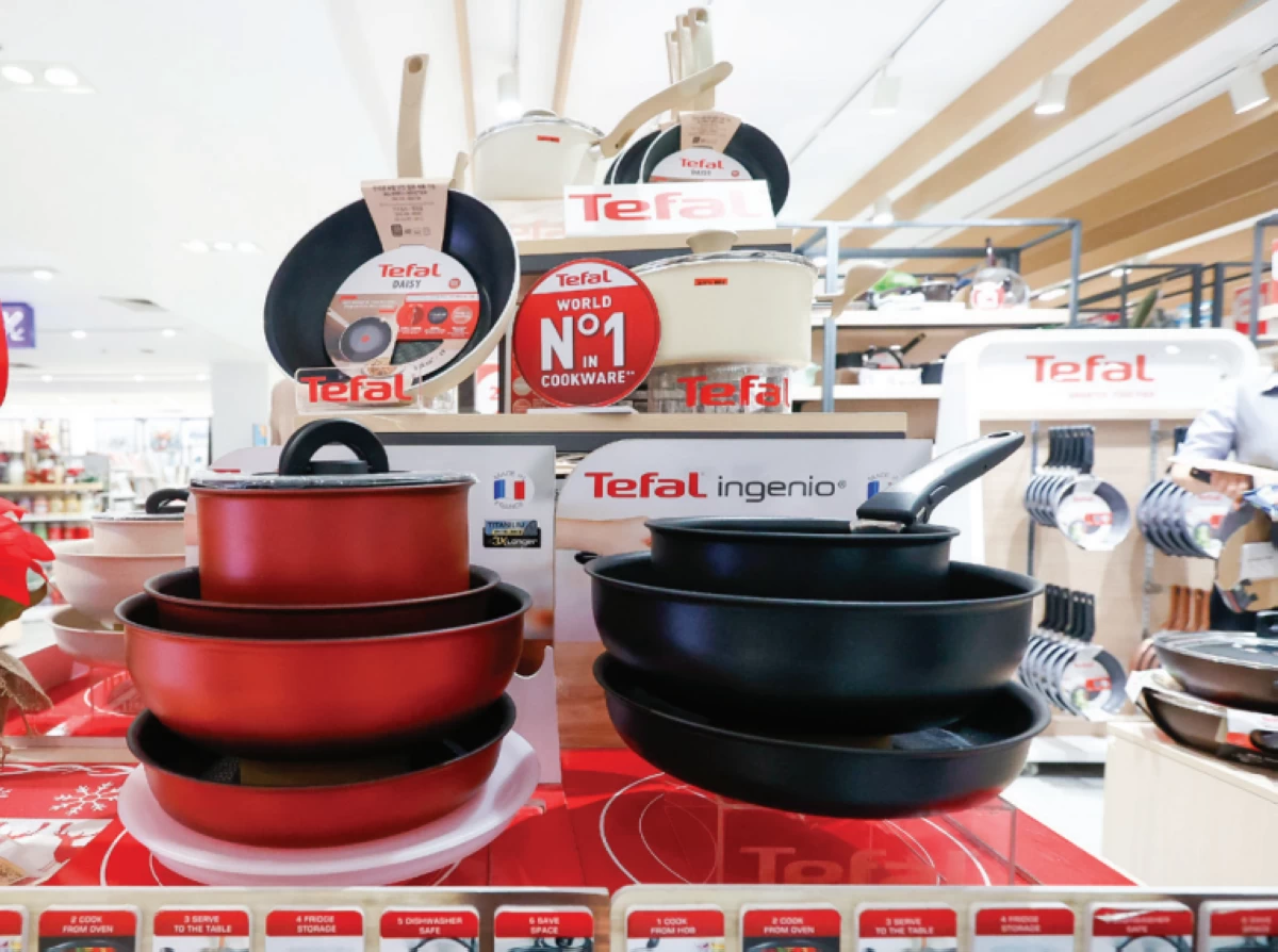 PERSONAL TOUCH The SM Store Personal Shopper service pairs you with a real person who shops with you or for you—no minimum spend required.