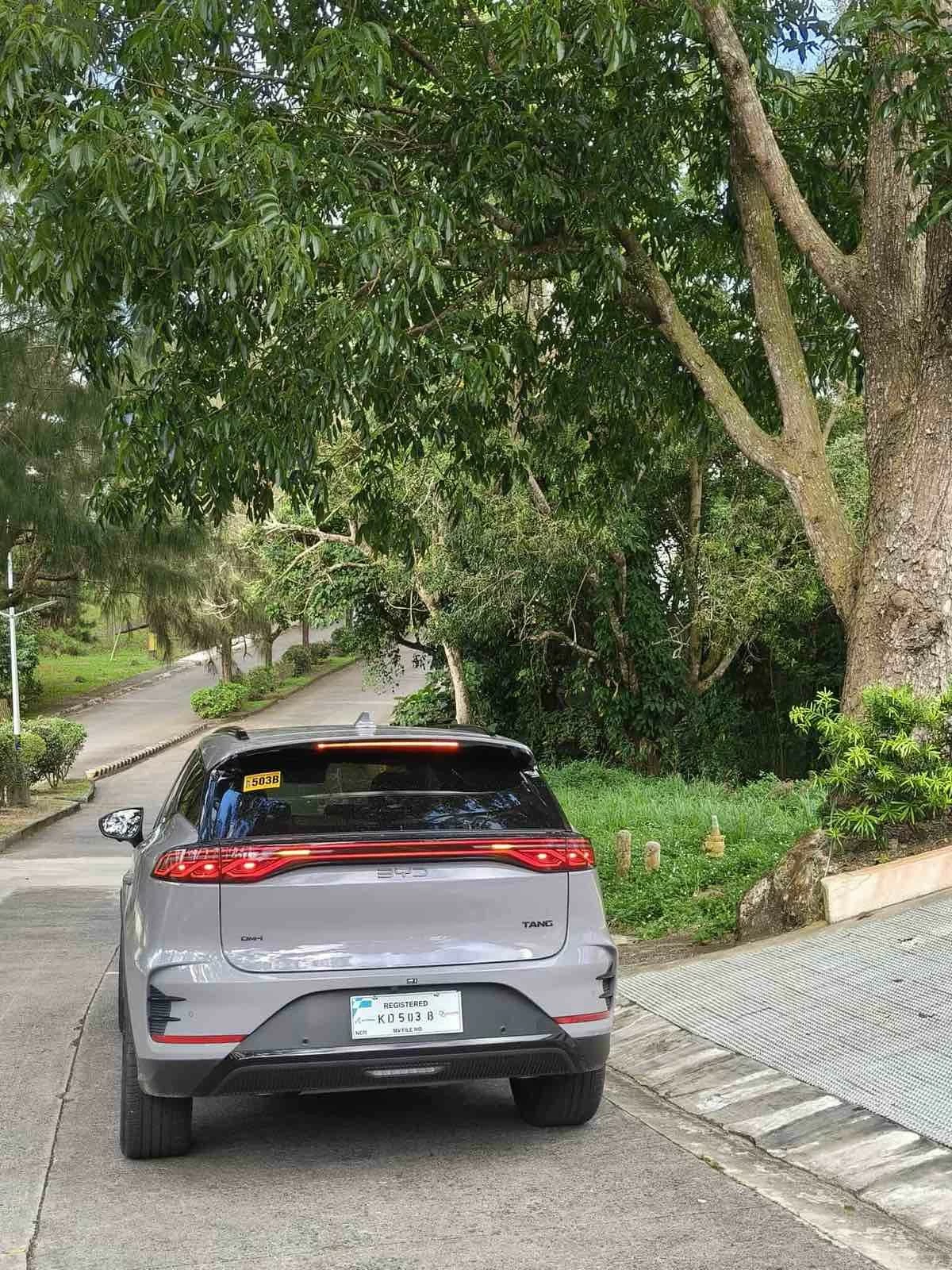 Who needs an outlet when your car can power it all? The BYD Tang DM-i’s Vehicle-to-Load (V2L) function lets you plug in and power up anywhere — from outdoor adventures to emergency situations.