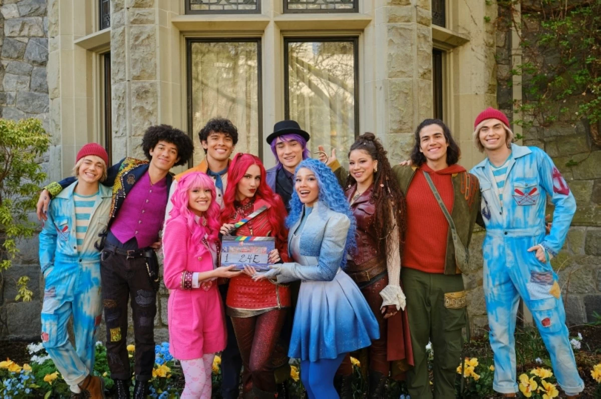Descendants: Wicked Wonderland (The Walt Disney Company)
