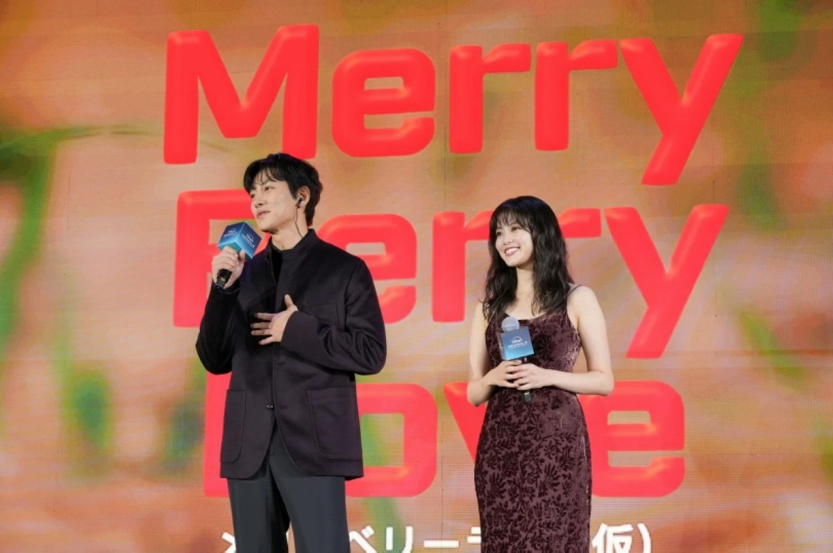 Ji Chang-wook and Mio Imada at the Disney  Originals Preview held on Nov. 13 at the Hong Kong Disneyland Resort. (The Walt Disney Company)