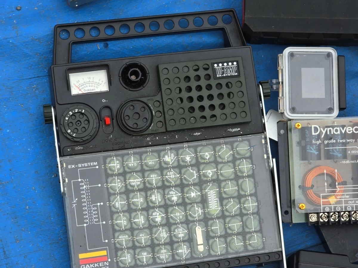 A 1970s Gakken electronics kit shows Japan's early dominance in electronics education.