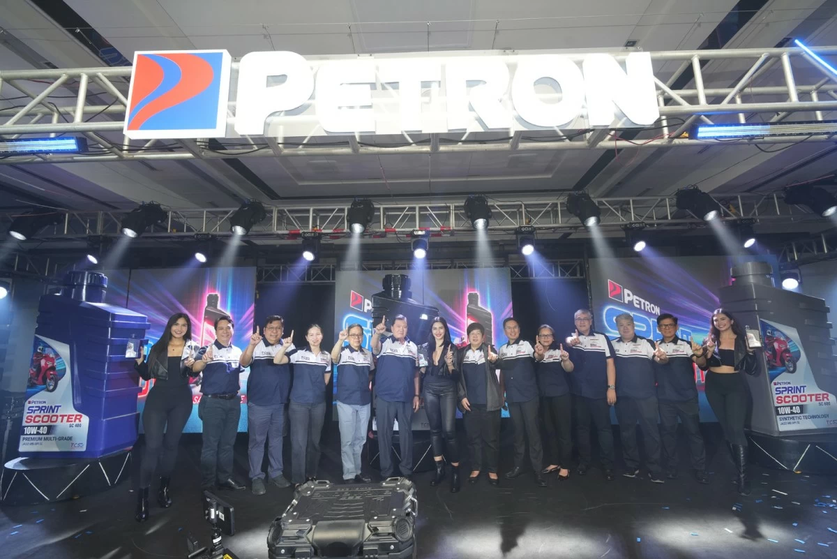 Petron Management Committee at the launch of its new Sprint Scooter Oil. From left: VP for Industrial Sales, Virgilio V. Centeno; VP & Executive Assistant to the President, Jaime Lu; VP for Procurement, Jacqueline Ang; Senior Vice President and CFO, Emmanuel E. Eraña; and General Manager Lubin B. Nepomuceno; (8th – 13th from left) VP for Retail Sales, Magnolia D. Uy; VP for Marketing Lemuel C. Cuezon; AVP for Corporate Affairs, Mia L. Santos - delos Reyes; AVP for Commercial Sales, Leon G Pausing II; AVP for Service Station Michael D. Flores; VP for Operations and CTSG Jonathan del Rosario.