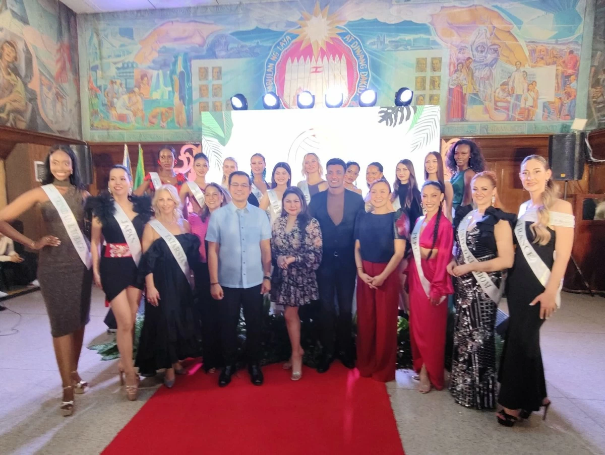 Manila Mayor Isko Moreno and Vice Mayor Chi Atienza welcome the candidates of Miss Environment International 2025 and other guests at the Manila City Hall on Nov. 19. (Images courtesy of Ezel John)
