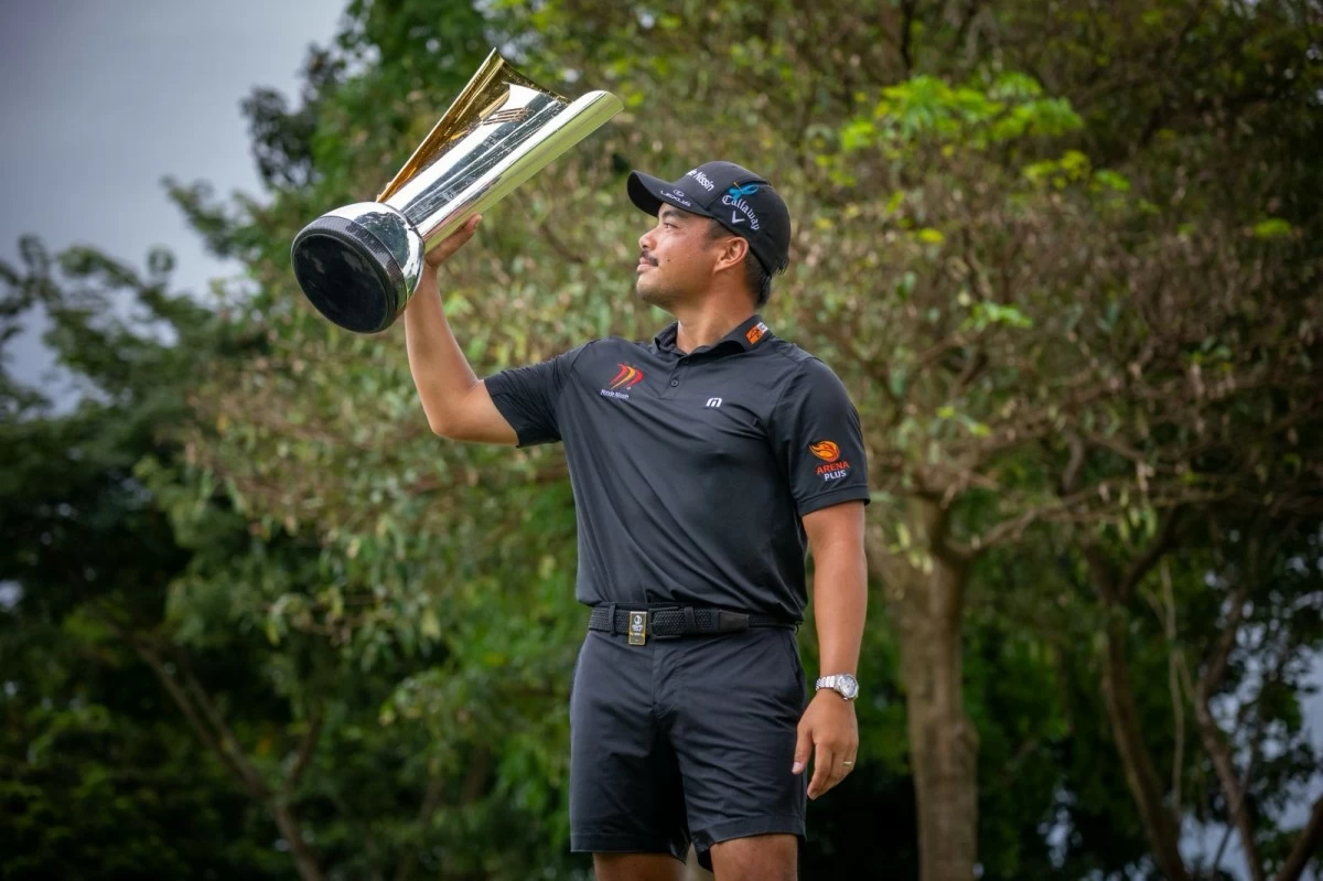 ArenaPlus official ambassador Miguel Tabuena sets to celebrate his historic win in the International Series Philippines presented by BingoPlus 
