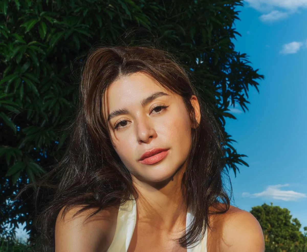 Yassi Pressman (Facebook)