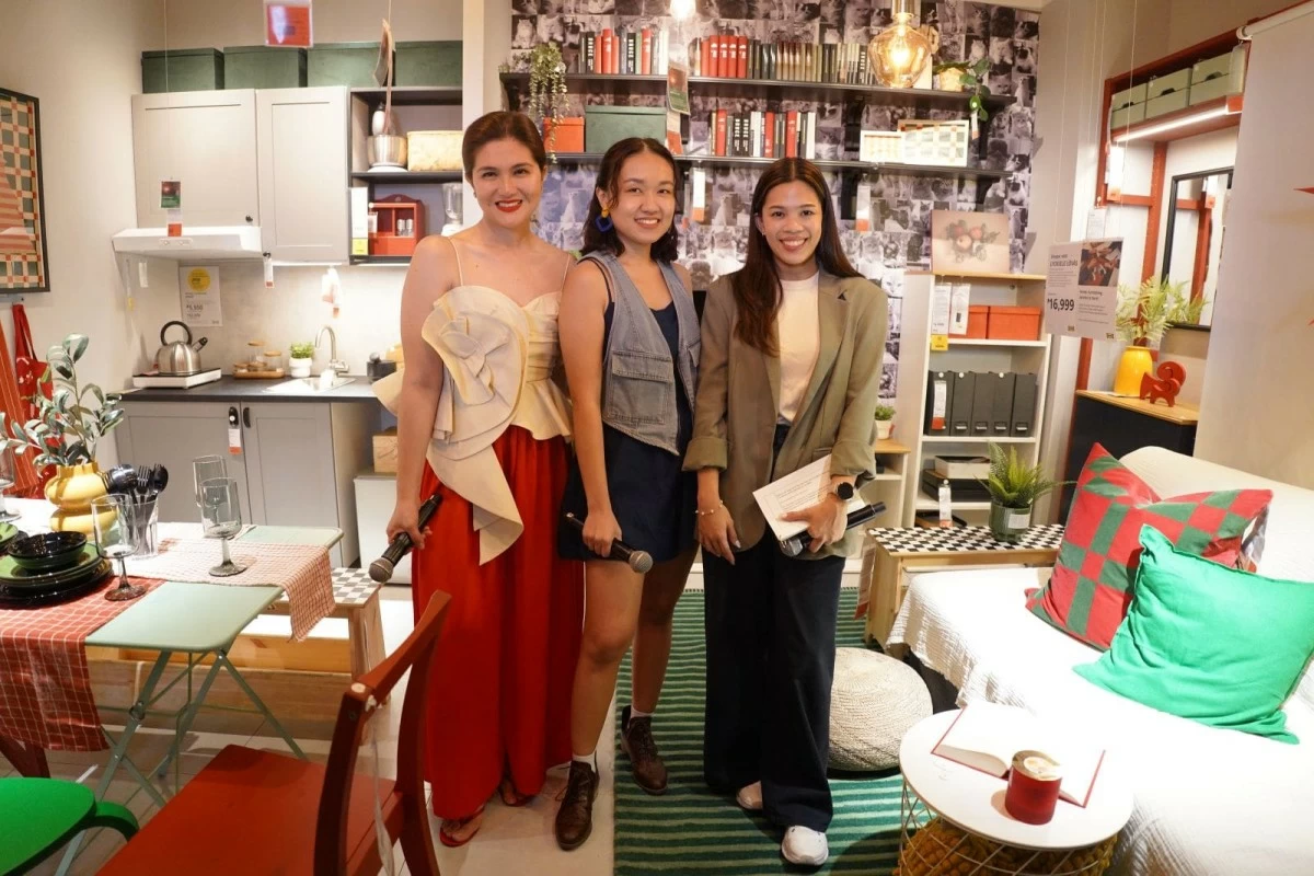 Dimples Romana, interior designer and content creator Elle Uy, and IKEA social media manager Kit Agoncillo, shared quick styling tips for a studio showroom using IKEA’s holiday pieces.