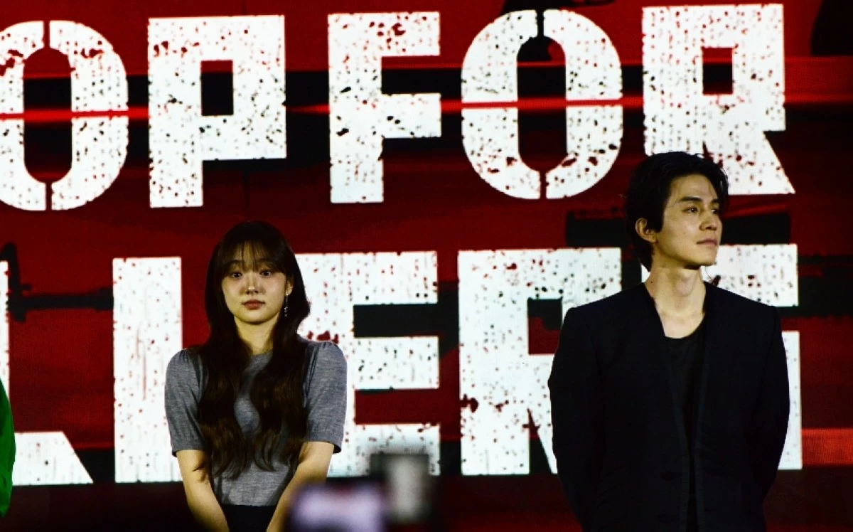 Kim Hye-jun and Lee Dongwook of 