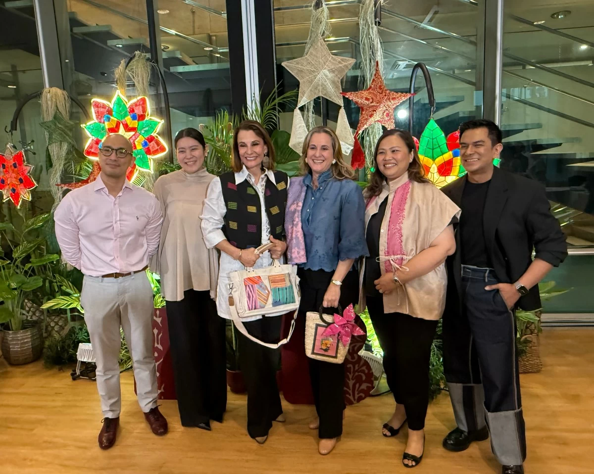 In support of the DHB, (L-R) Ayala Foundation’s Paul Vincent Mercado, Ayala Malls’ Jorelle Balitbit, Bea Zobel Jr., Sofia Zobel-Elizalde, Globe’s Roche Vandenberghe, and GCash’s Neil Trinidad. 