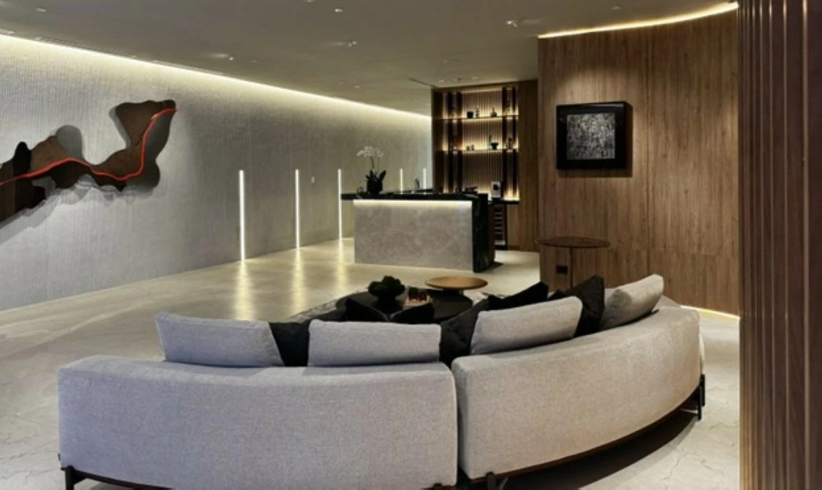 The Signature life space spans approximately 300 square meters and offers a curated experience highlighting the Signature Series design philosophy.