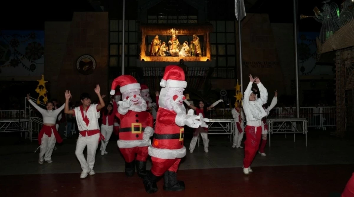 Christmas tree lighting ceremony in Muntinlupa (Photo from Muntinlupa PIO)