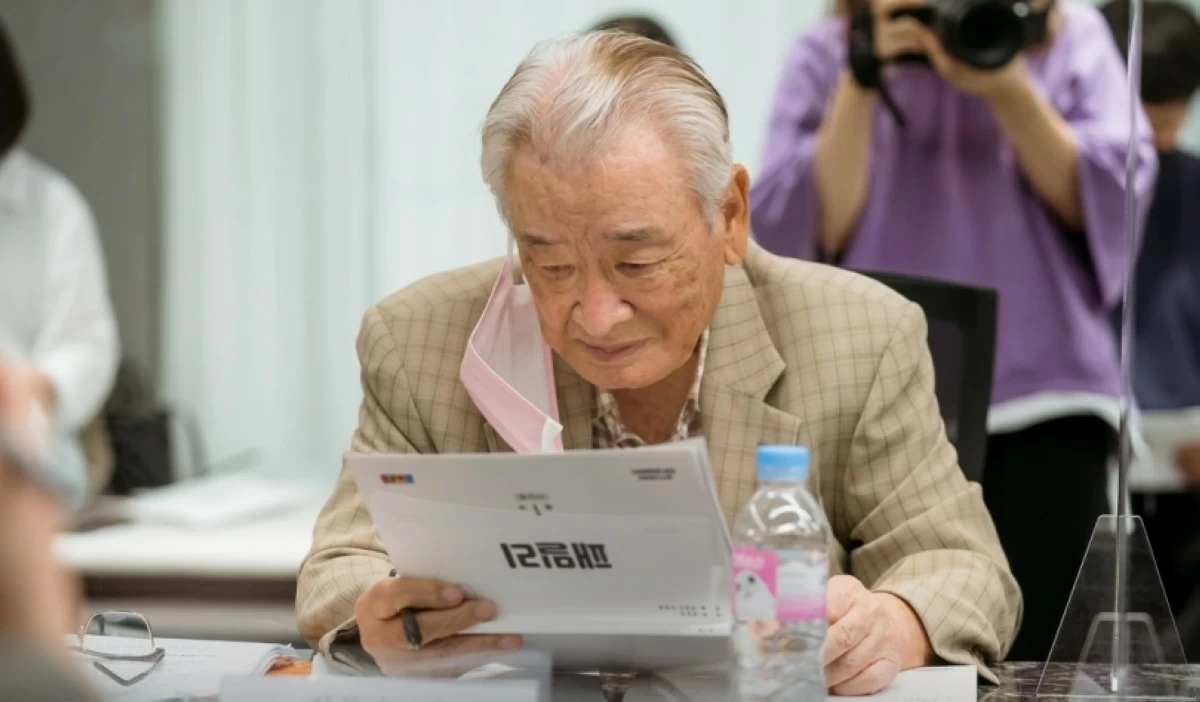 Lee Soon-jae during the table read for the drama 