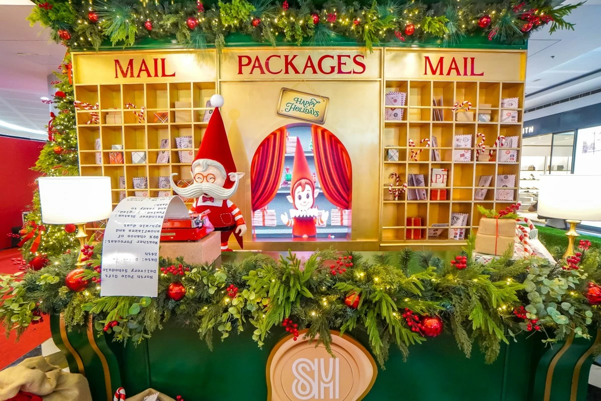 The festive Christmas Holidays at SM Supermalls.  Powered increasingly by renewable sources, SM malls continue to serve as vibrant community hubs—bright, welcoming spaces that reflect SM Prime’s commitment to sustainable and resilient development.
