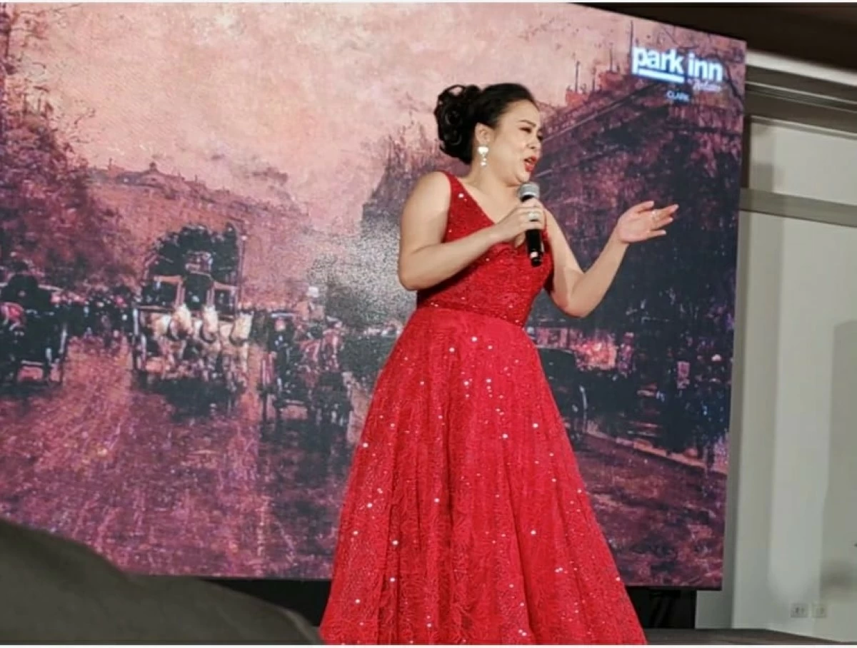 Soprano Marymae Meneses