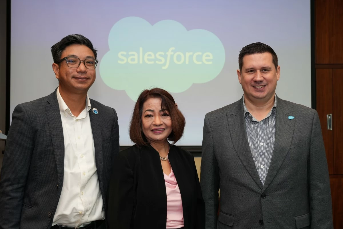 Abraham Cuevas, regional vice president and country manager, Salesforce; Lilian G. Salonga, chief of staff director of the Department of Trade and Industry (DTI); Gavin Barfield, vice president and chief technology officer, Salesforce ASEAN.