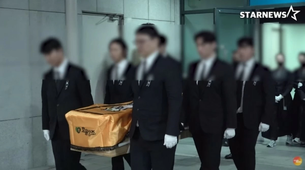 The funeral for Korean actor Lee Soon-jae on Nov. 27 (Screenshot from Starnews Korea video on YouTube) 
