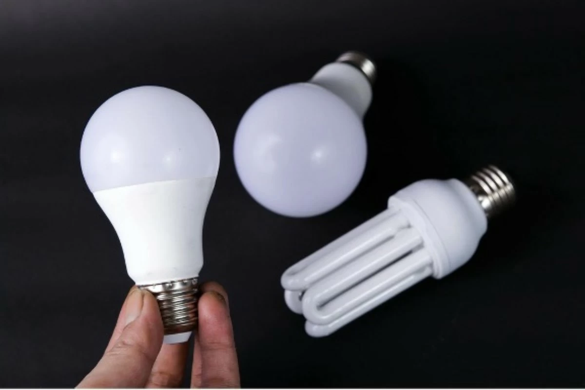Upgrade home, cut costs. Switching to LED bulbs is a simple step toward better energy efficiency. Photo from Pexels.
