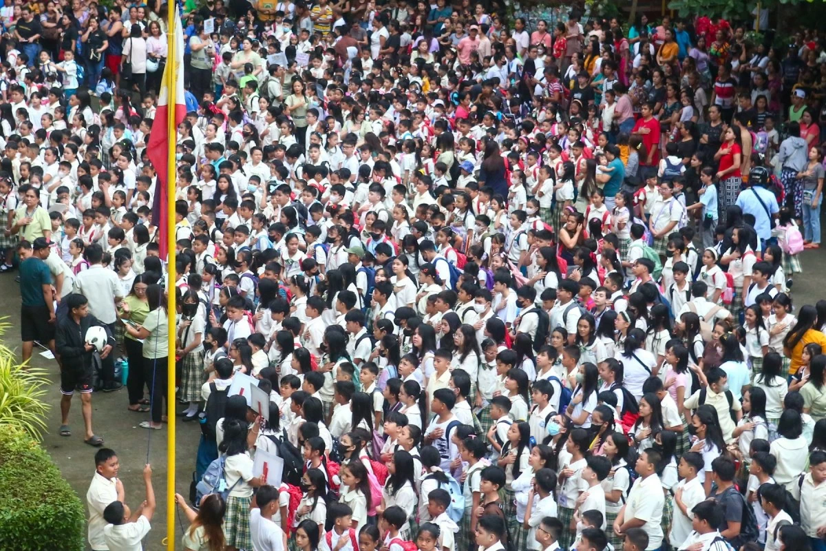 The Department of Education and Save the Children Philippines partner to train teachers on mental health and psychosocial support, helping them address bullying with care and empathy instead of punishment. (Manila Bulletin / file photo) 