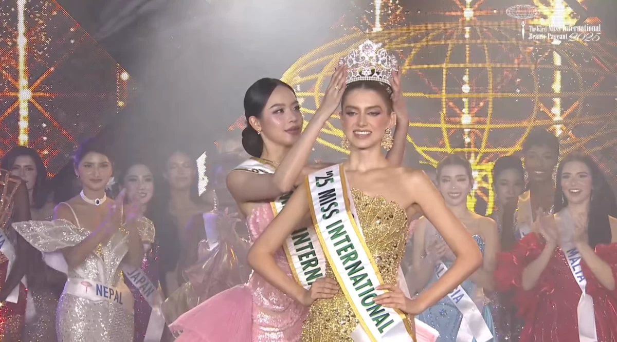 Catalina Duque of Colombia is crowned as Miss International 2025 by outgoing Miss International 2024 Thanh Thuy Huynh of Vietnam.