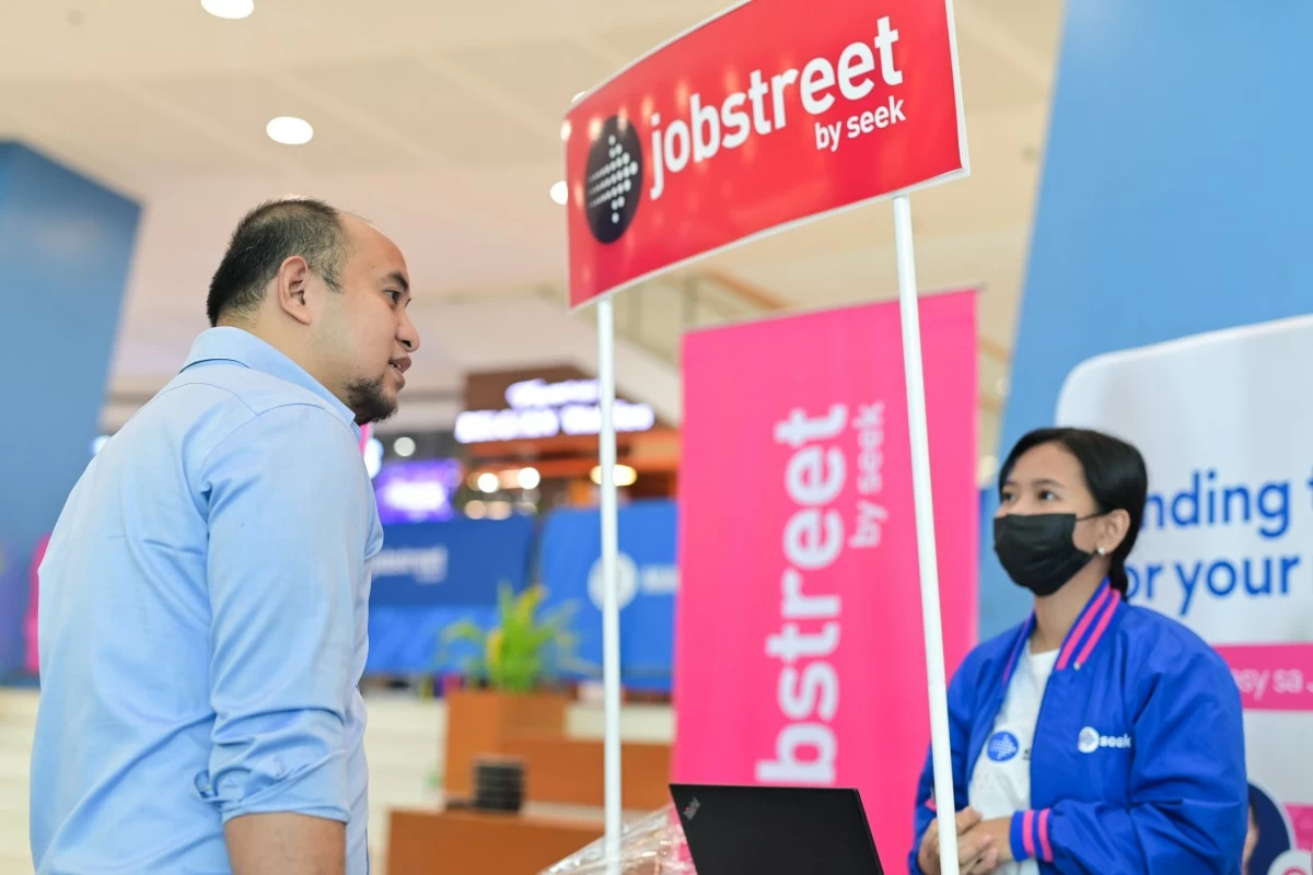 Attendees make their rounds at the Partner Passport Challenge, visiting different booths to learn about hiring solutions, business tools, digital platforms, and partner services that support MSME growth.