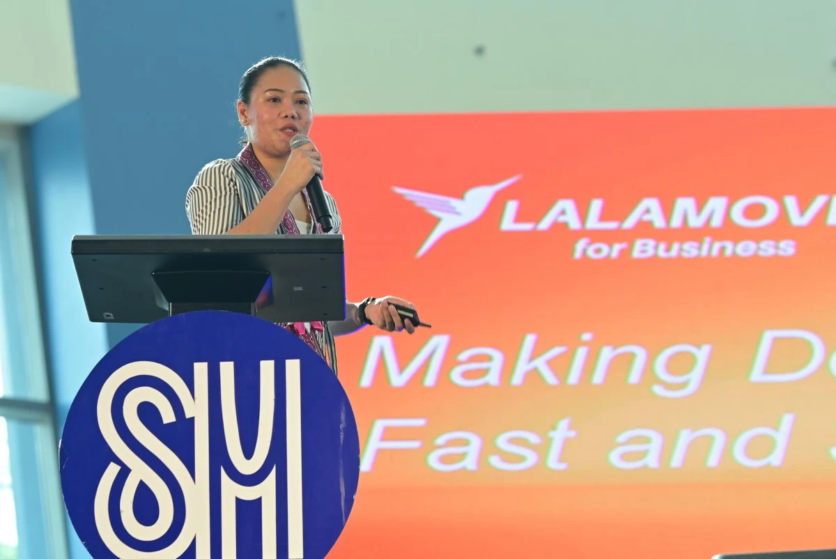 Industry experts Ms.Flor Tanay of Lalamove PH, Mr. Francis John Cha of 2GO Travel, and Mr. Gabriel Cui of DITO of BizBayan present logistics and digital solutions designed to help MSMEs scale.