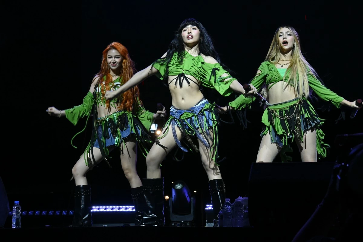 P-Pop female alphas, AJ, Alfea, and Jaz of G22 