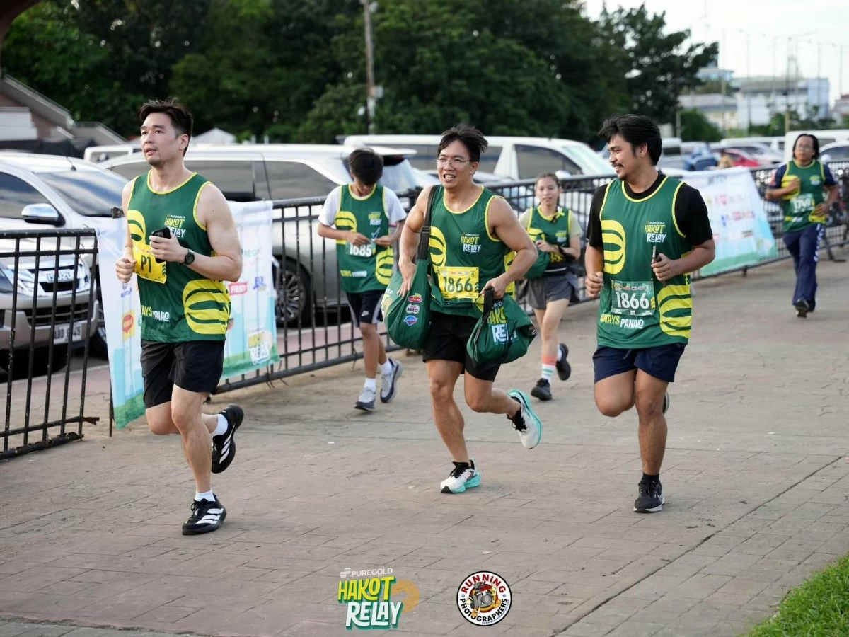 Puregold Price Club, Inc. President Vincent Co led the first wave of runners at the first-ever Puregold Hakot Relay Run. (Photo Credit to Running Photographers)