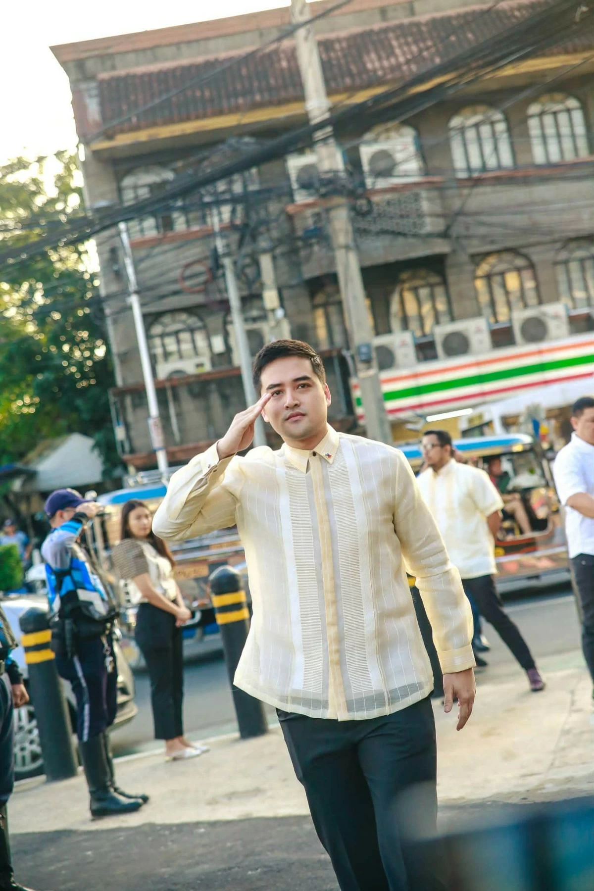 Pasig City Mayor Vico Sotto at the commemoration of Gat. Andres Bonifacio’s 162nd birth anniversary. (Photo from Councilor Kiko Rustia)