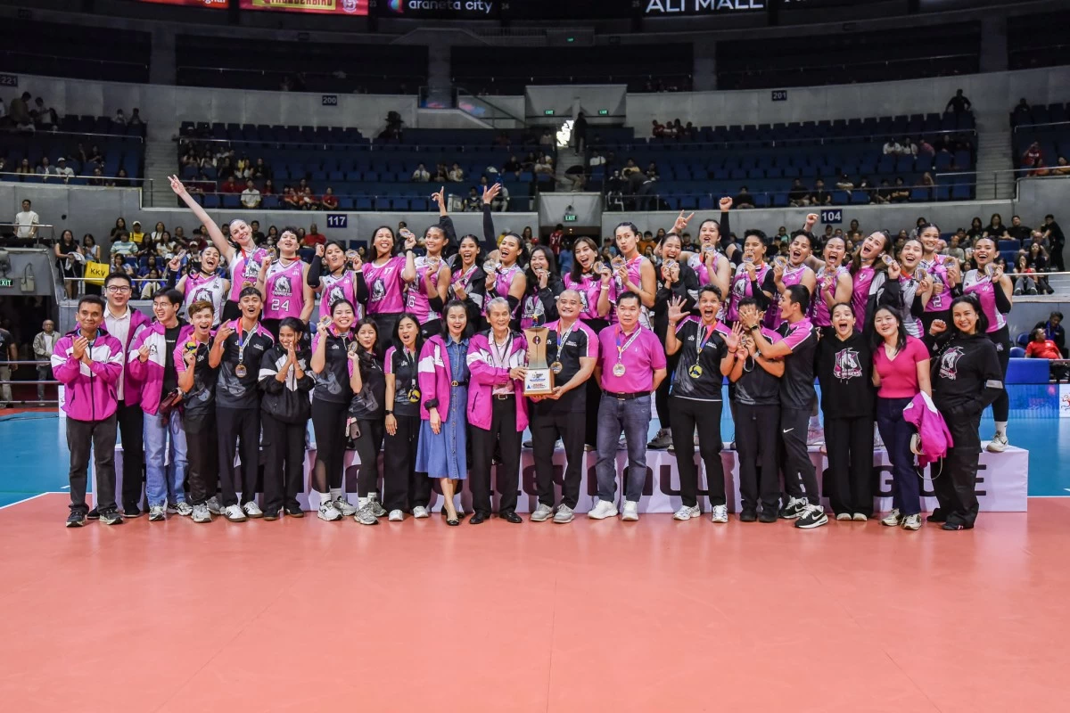 Akari celebrates its bronze-medal finish in the PVL Reinforced Conference. (PVL image)