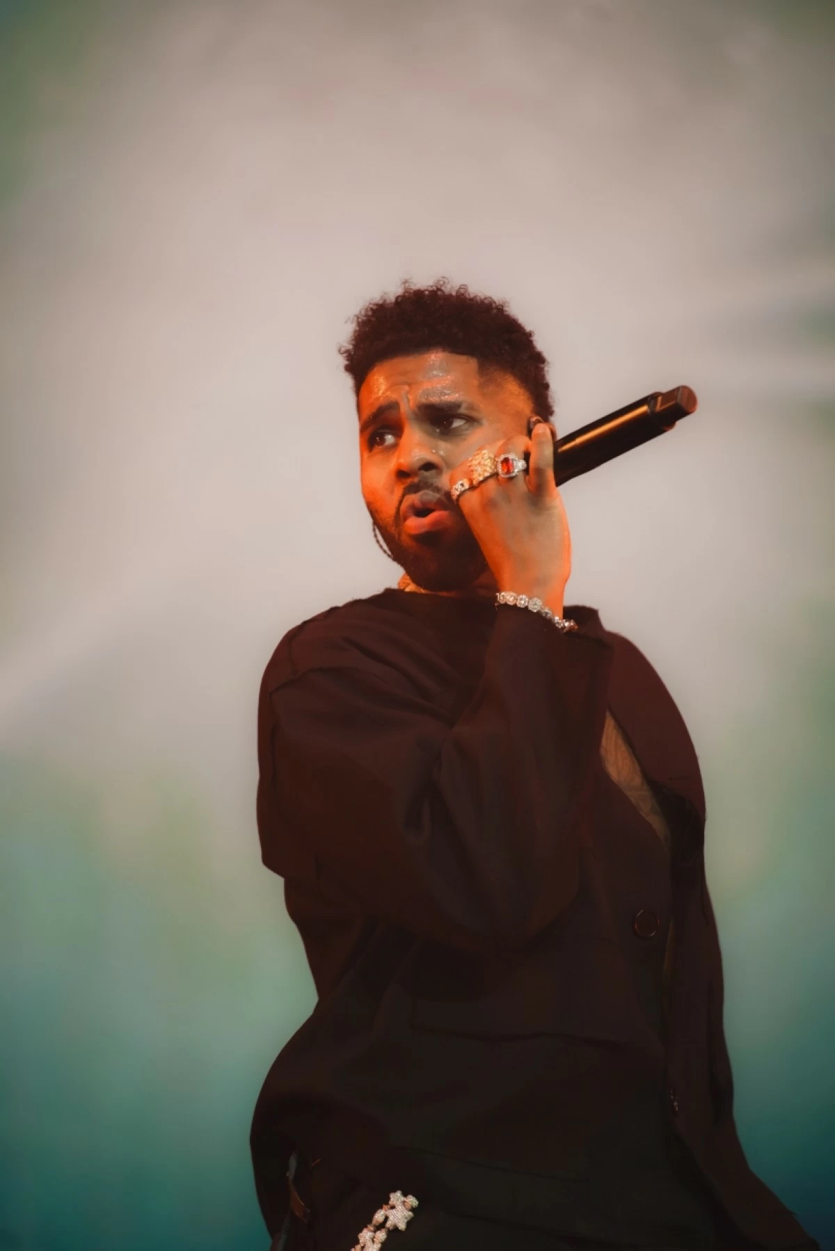 Jason Derulo performing at his Nu King World Tour in Manila on Nov. 22 at the SM Mall of Asia Arena (L-Squared Productions)