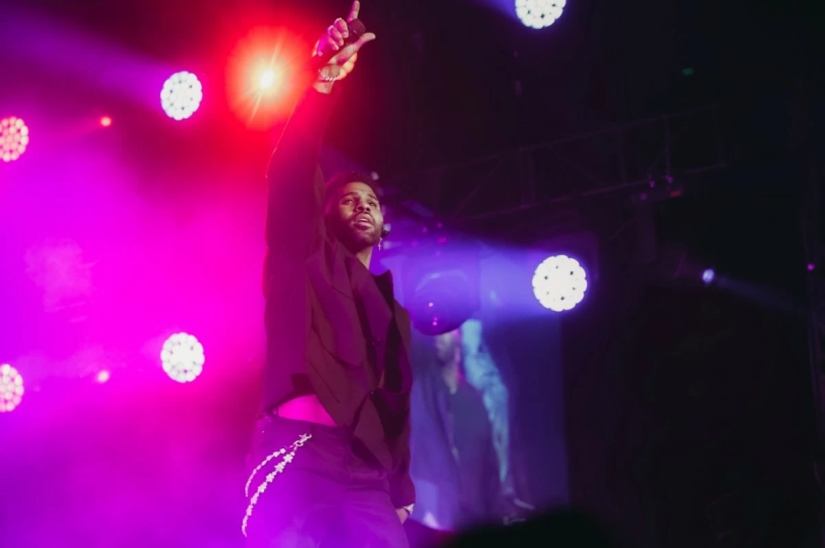 Jason Derulo performing at his Nu King World Tour in Manila on Nov. 22 at the SM Mall of Asia Arena (L-Squared Productions)