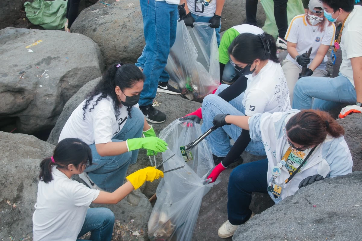 Taking action today for a greener tomorrow, young leaders join SM Cares’ coastal cleanup to protect our oceans and inspire change.