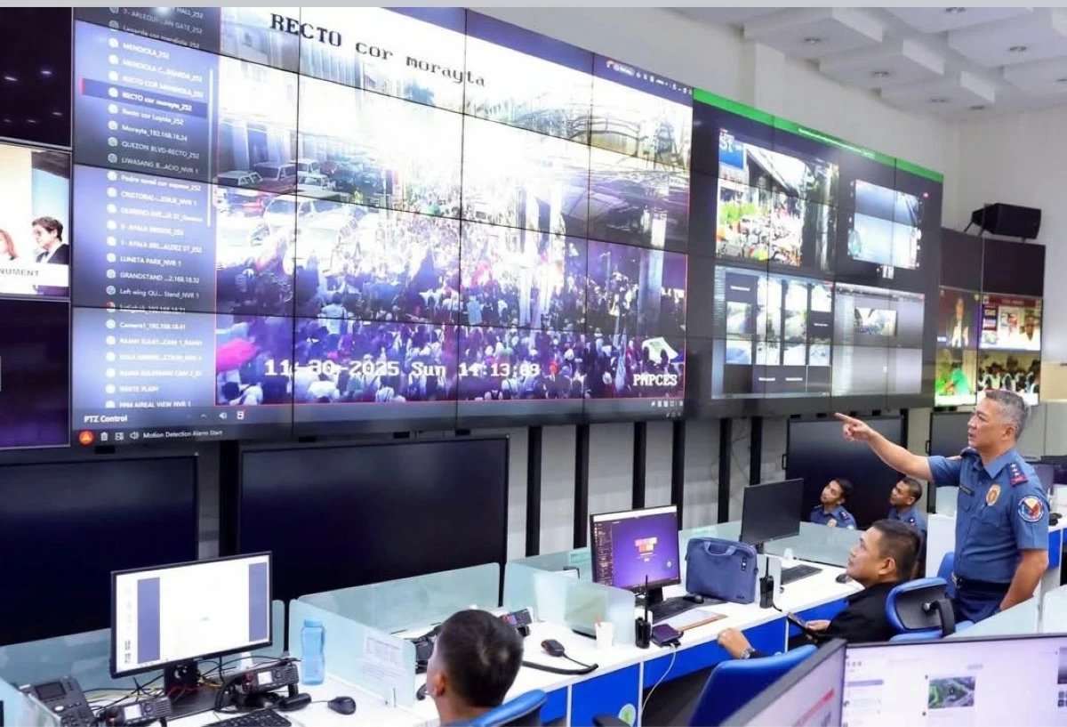 Acting PNP chief Lt. Gen. Jose Melencio Nartatez, Jr. monitors the Trillion Peso March activities at the PNP Command Center at Camp Crame in Quezon City. (photo: PNP)
