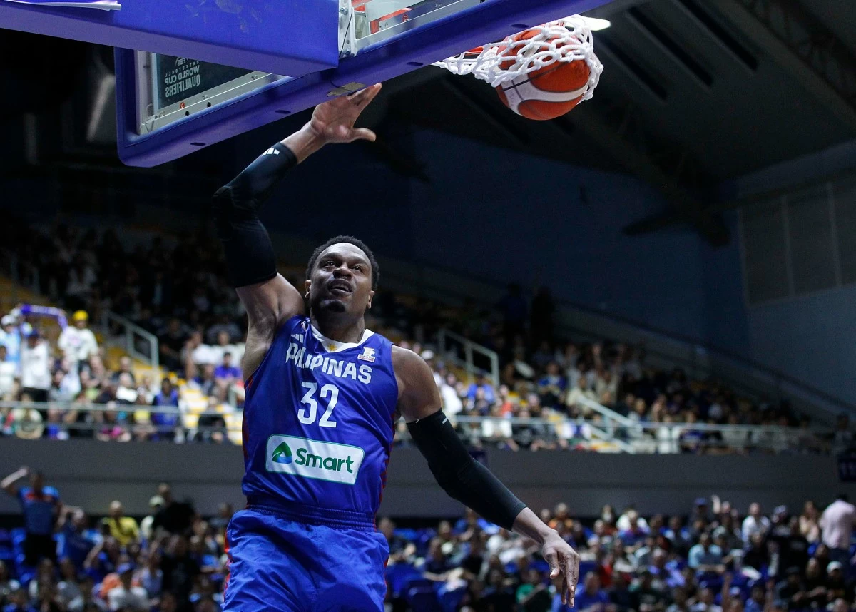 Justin Brownlee dunks the ball during their game against Guam Monday night, Dec. 1. (Mark Balmores/MB)