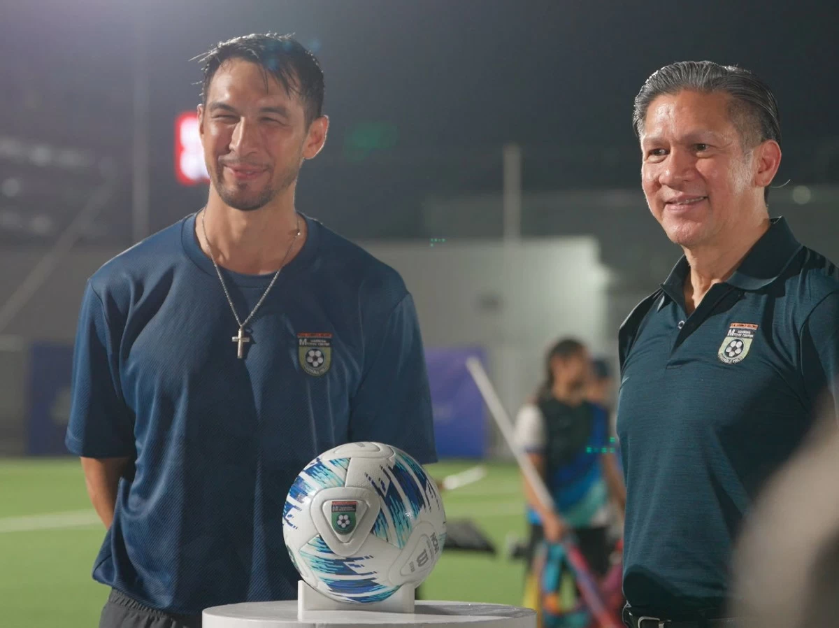 Former footballer Anton del Rosario and Federal Land president Jose Mari Banzon