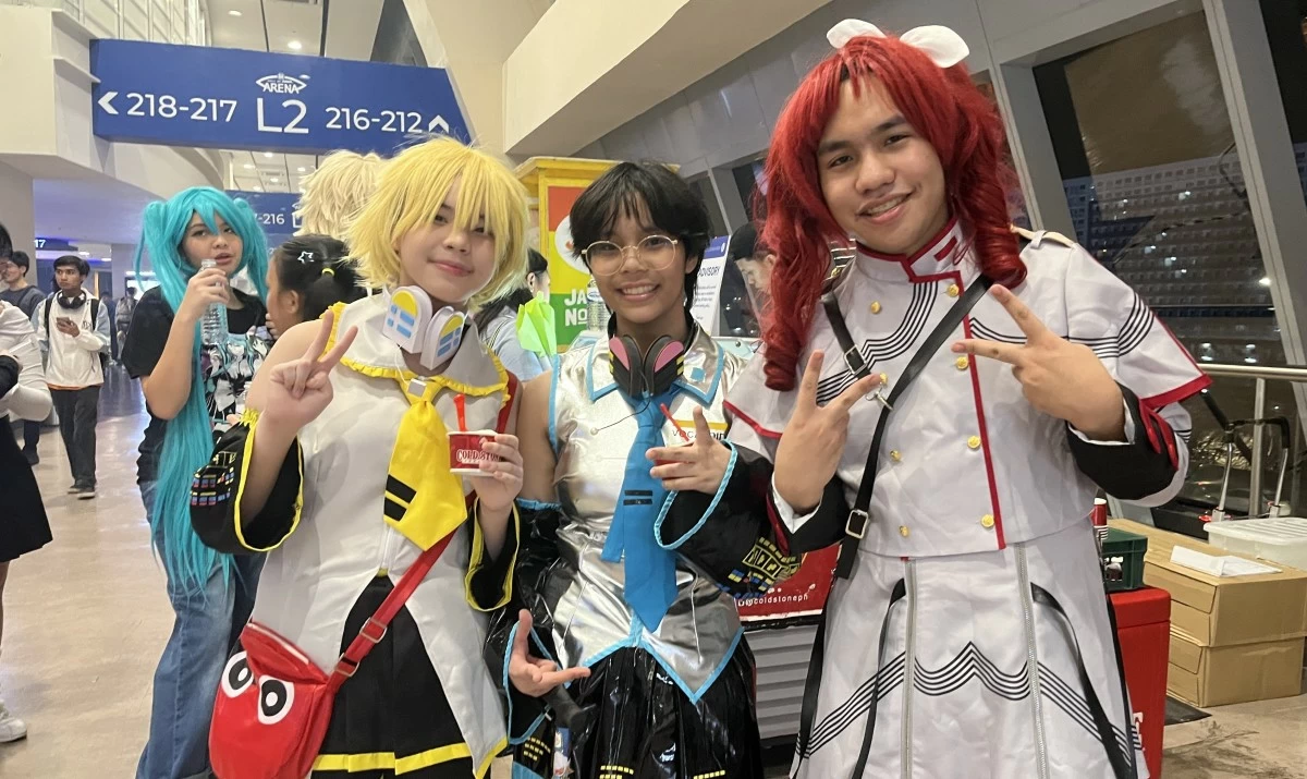 MIKU EXPO 2025 attendees bring the J-Pop fan culture to the Arena.