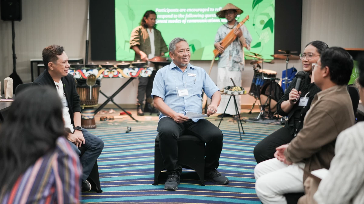 AktivAsia Philippines Country Lead Francis Dela Cruz leads the onsite dialogue with Climate Reality Leaders.