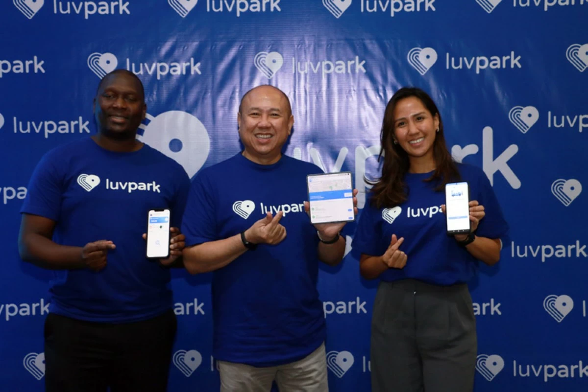 From left: Luvpark Vice President and Chief Operating Officer, Leeroy Livias Shoko; President and CEO, Charles Anthony M. Dumancas; and General Manager, Cathrina Y. Dumancas.