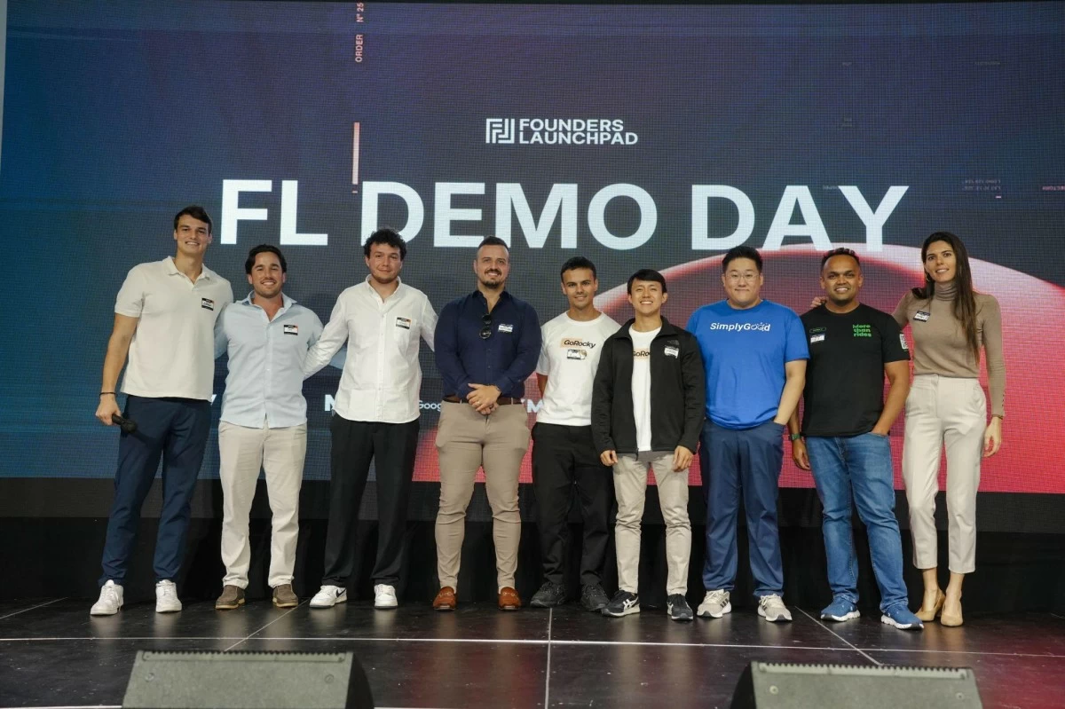 (From left to right): Simon Bauer, Jay Haendler, Thomas Abentung, Christo Georgiev, Kiyanusch Joaqui Palaña, Jeremy Lee, Vaibhav Srivastava, Isabel Calvo