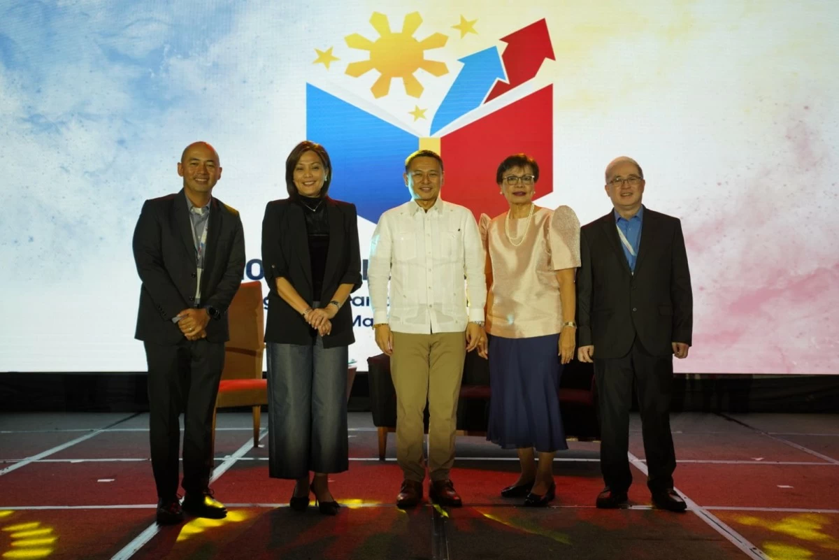 Education champions from major private school associations joined DepEd Secretary Sonny Angara at PhilEd 2025, reaffirming their partnership in improving the quality of education through DepEd’s public-private complementarity initiatives. (DepEd photo)