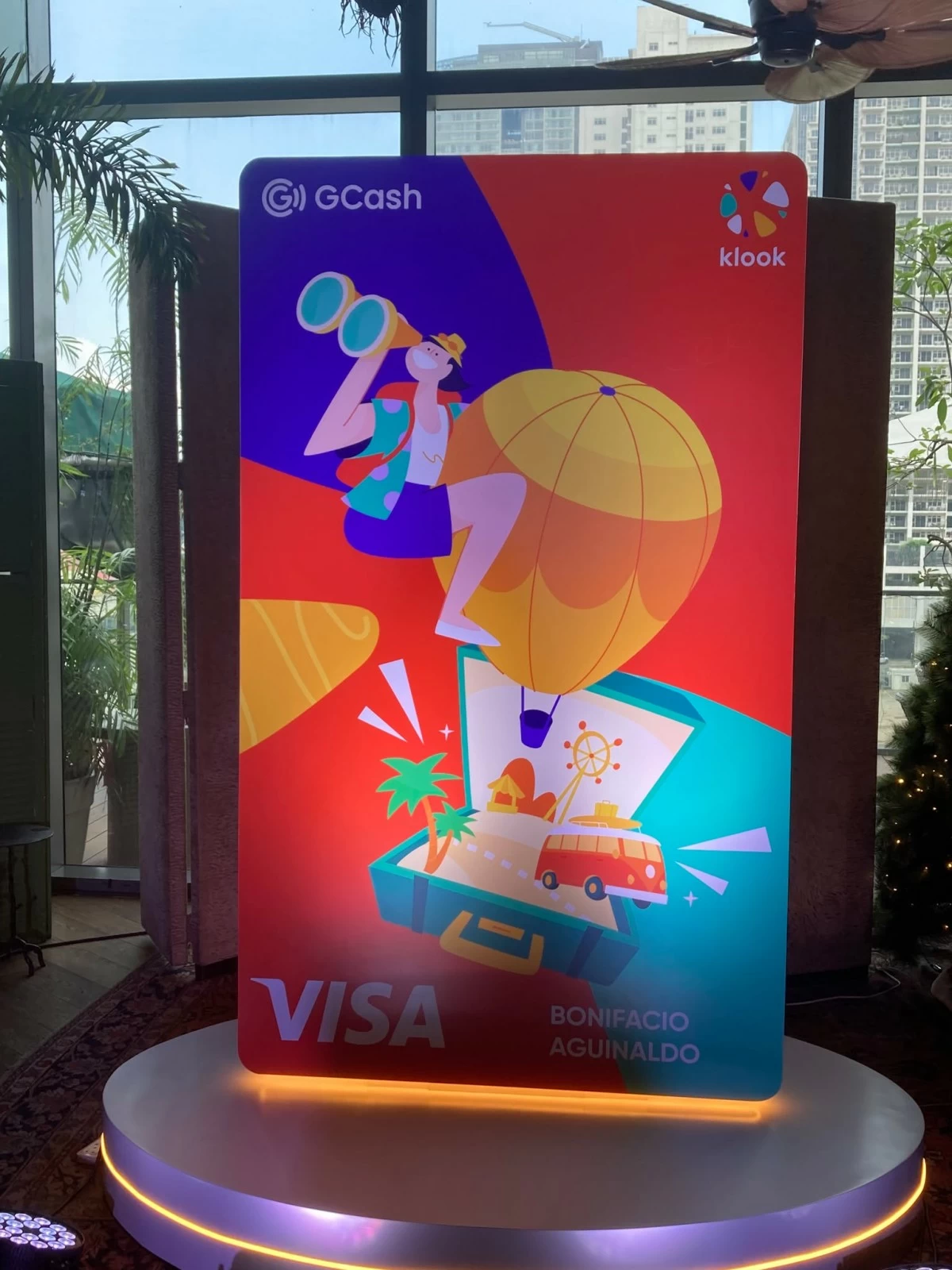 TEAM UP OF THE YEAR Klook and GCash team up to unveil their new travel card.