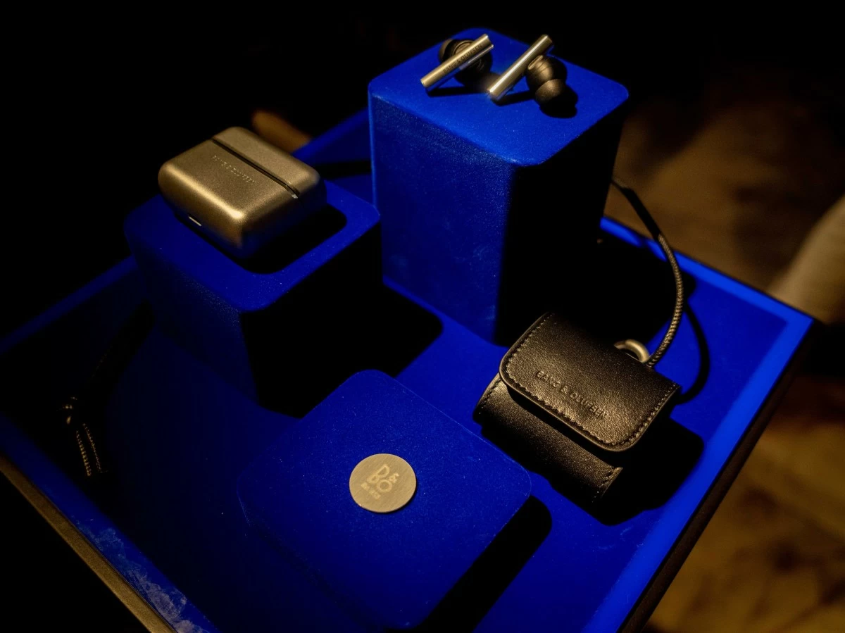 BeoGrace Wireless Earbuds