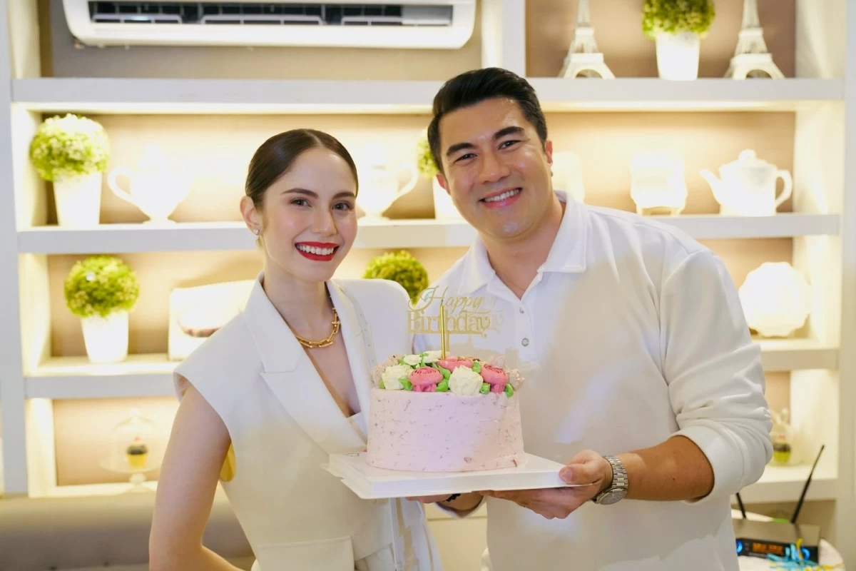 Jessy Mendiola celebrates her birthday with husband Luis Manzano and members of the entertainment press during a Thanksgiving party in Quezon City.