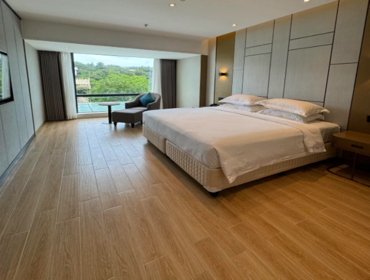 When it’s time to unwind, the pristine white sand and turquoise waters are just a few steps away. (Image: Millie Manahan @millierillo IG)