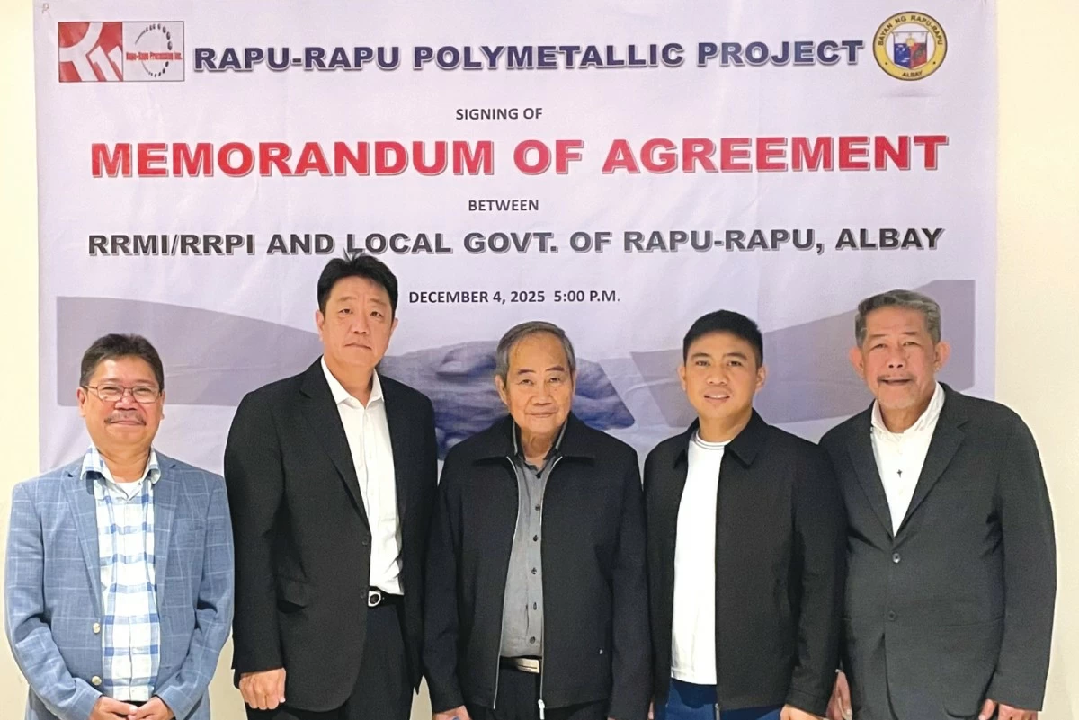 Taken during the signing of the Rapu -Rapu-Rapu Polymetallic Project Memorandum of Agreement between the RRMI/RRPI and Local Government of Rapu-Rapu, Albay. From the left: Mr. Marcel Laud, MGB5, Mr. Joon Taek Lee, RRPP Chief Operating Officer, Mr. Rogelio E. Corpus, RRMI /RRPI -President, Hon. Mayor Romel A. Galicia of  Rapu-Rapu, Albay and Mr. Geri-Geronimo Sañez, Regional Director of EMB5.