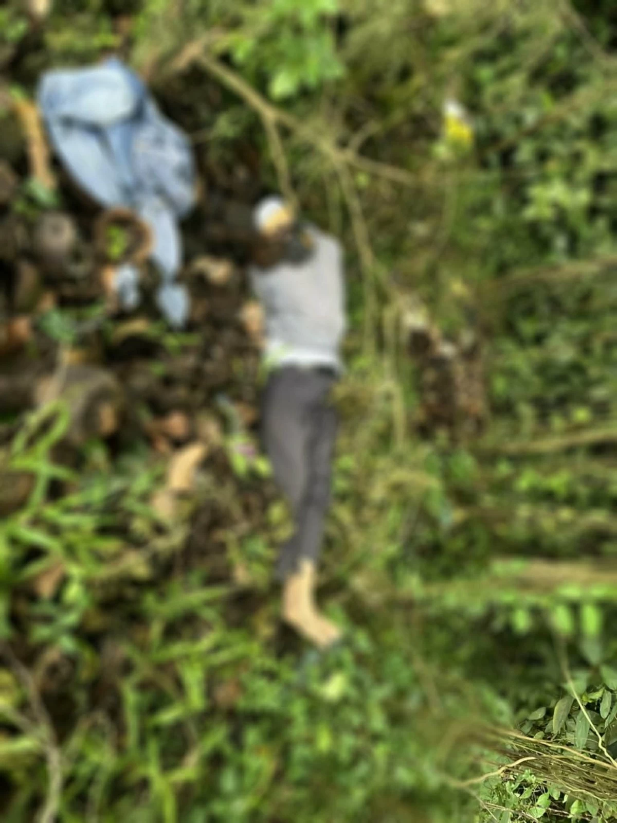 Unidentified man found dead beside road in Tanay, Rizal. (Photos from Rizal PPO)