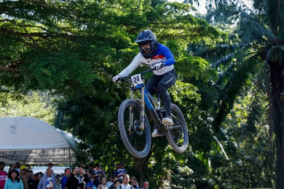 John Derrick Farr in action during the men's downhill mountain bike event. (POC Media Pool)