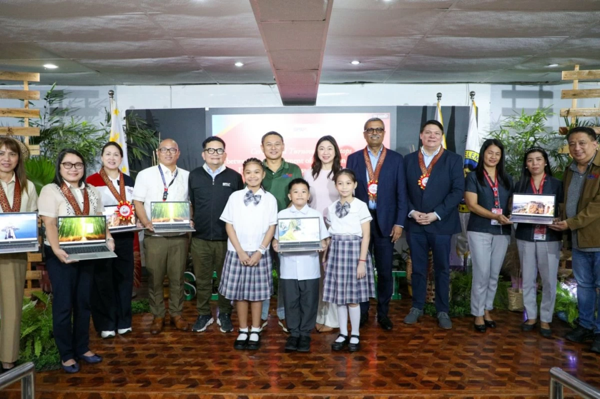 Students and teachers of Rizal Elementary School receive new laptops from IT-BPM member firms under IBPAP, boosting DepEd’s digitalization efforts and helping close classroom technology gaps nationwide. (Photo from DepEd)